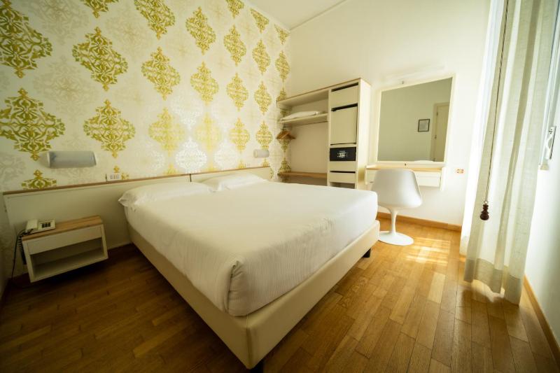 Economy Double Room image 1