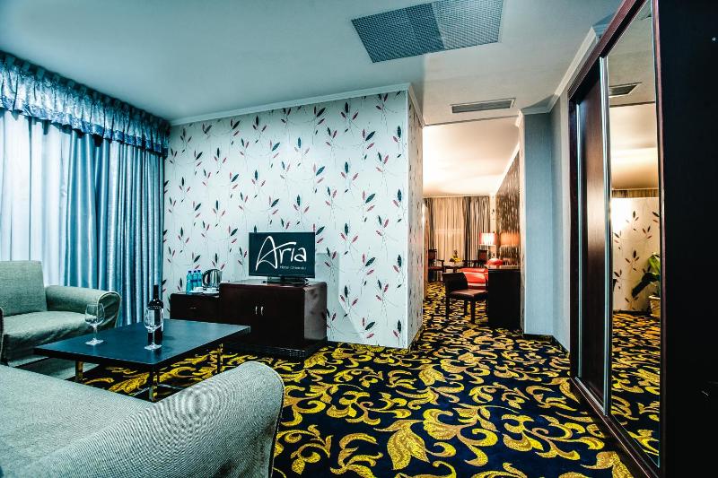 Deluxe Suite image 2