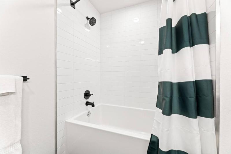 The Downtown Haven Suite 1Mile to Dodger Stadium - image 2