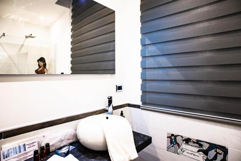 Deluxe Double or Twin Room image 2