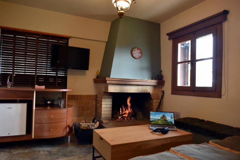 Superior Triple Room image 2