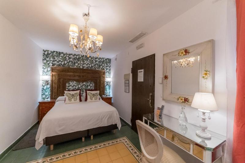 Double Room image 2