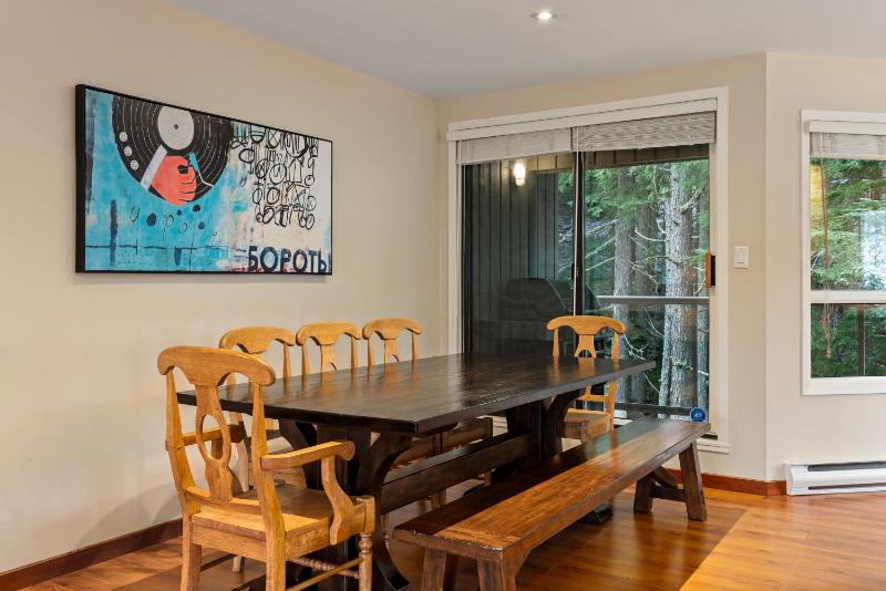 4BR | Blueberry Hill Estates | Lake View | Tranquil Setting | Gourmet Kitchen | Family-Sized - image 32