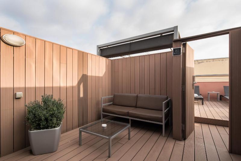 Superior Double or Twin Room with Terrace image 4