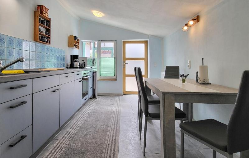 Lovely Home In Erfurt With Wifi - image 4