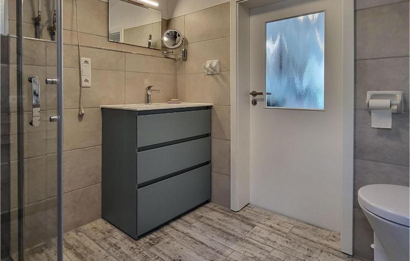 Lovely Home In Erfurt With Wifi - image 8