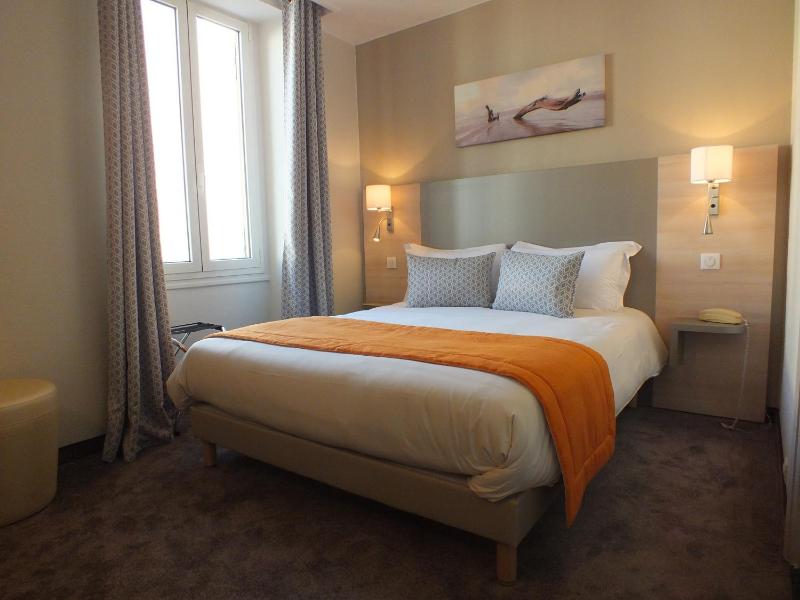 Double Room image 4