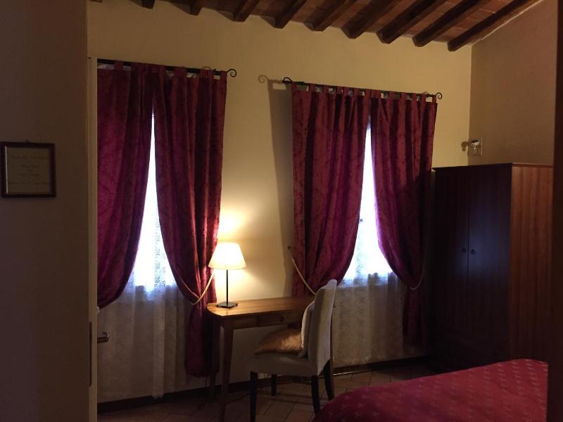 Classic Double or Twin Room image 4