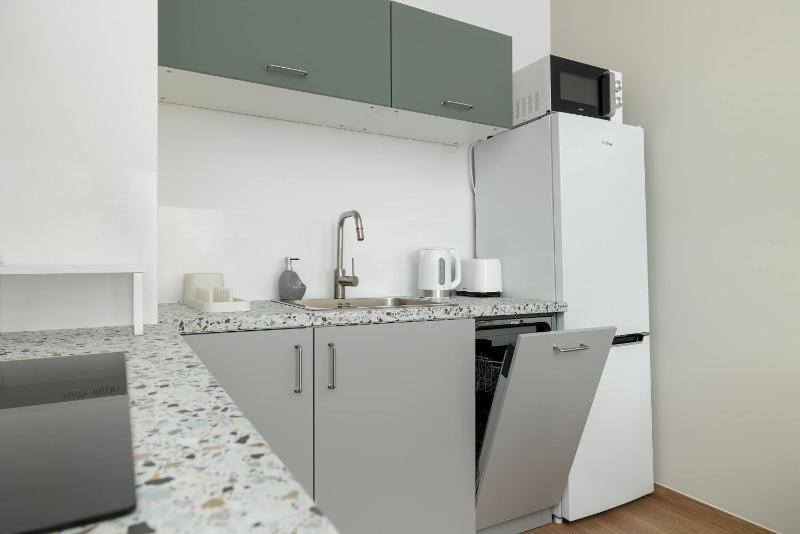Nowoczesny Apartament z Parkingiem w Atrakcyjnej Lokalizacji Katowic by Noclegi Renters - image 12