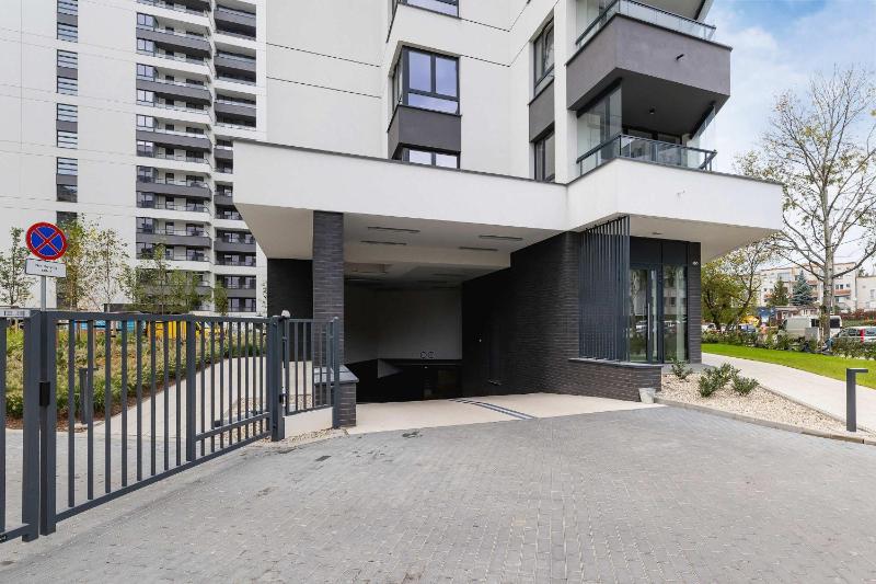 Nowoczesny Apartament z Parkingiem w Atrakcyjnej Lokalizacji Katowic by Noclegi Renters - image 16