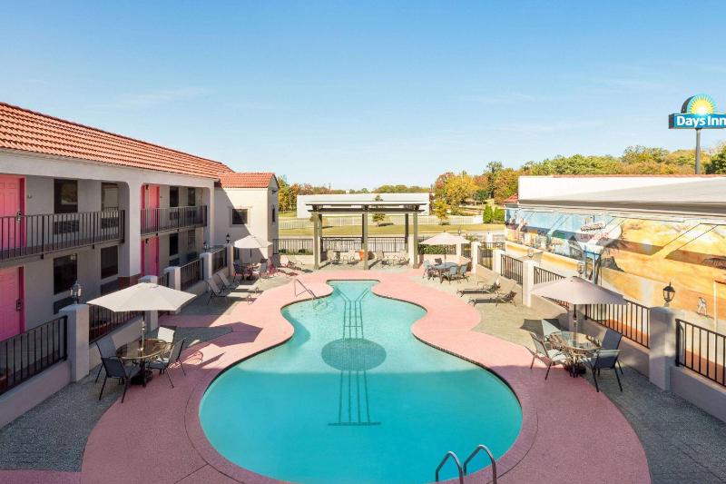 Days Inn by Wyndham Memphis at Graceland - image 19