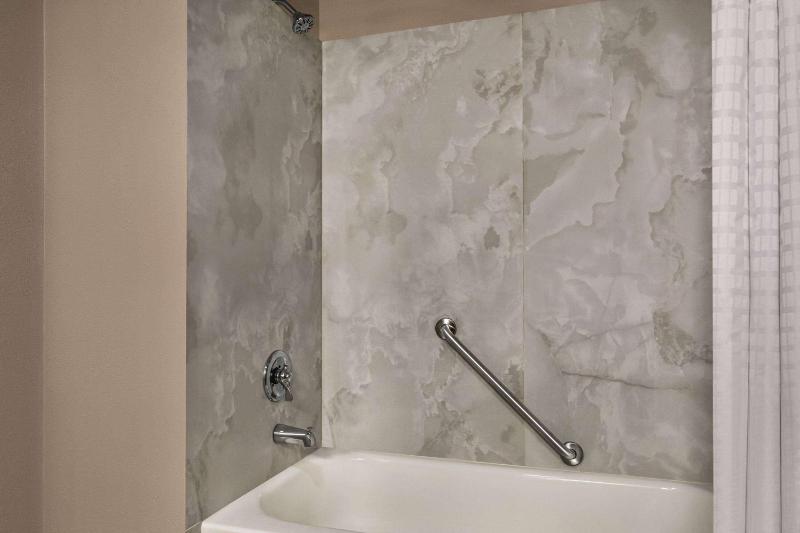 Days Inn by Wyndham Memphis at Graceland - image 26