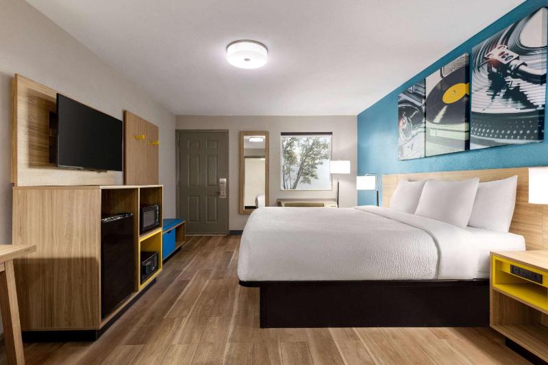 Days Inn by Wyndham Memphis at Graceland - image 10