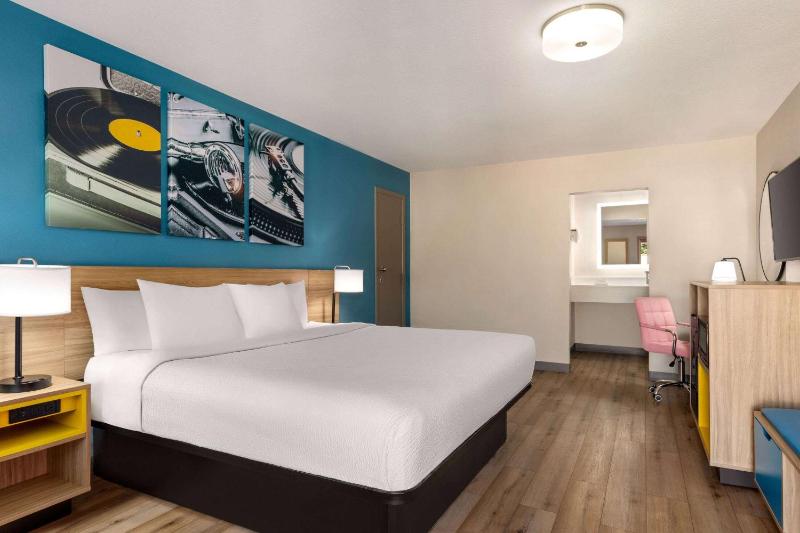 Days Inn by Wyndham Memphis at Graceland - image 18