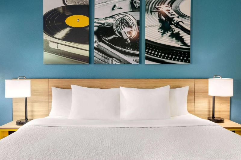Days Inn by Wyndham Memphis at Graceland - image 3