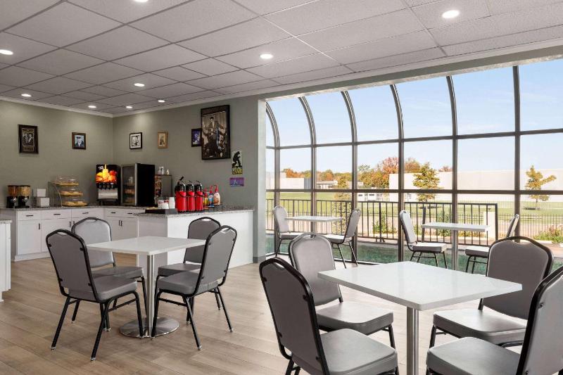Days Inn by Wyndham Memphis at Graceland - image 12