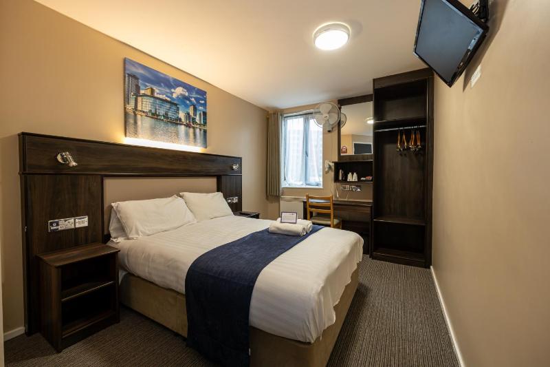 Double Room image 3