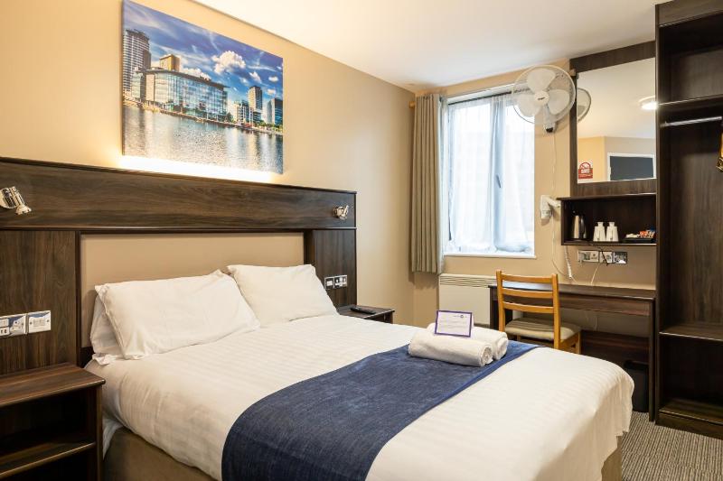 Double Room image 1