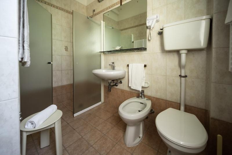 Small Double Room image 2