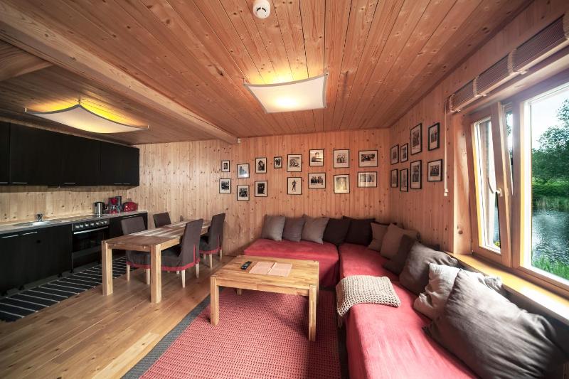 Three-Bedroom Holiday Home #3 (4 Adults) image 1