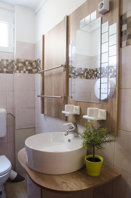 Triple Room with Private Bathroom image 2