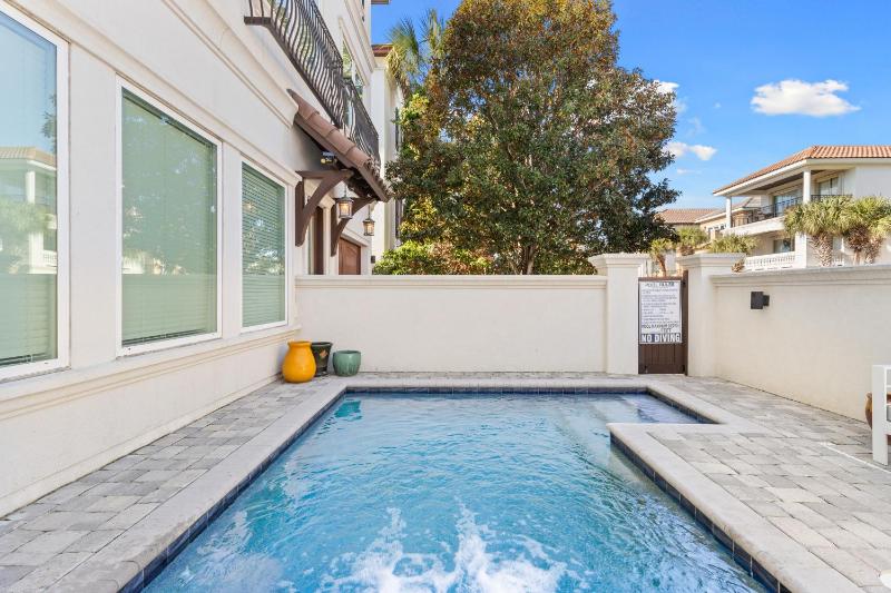 Pool - Gated Community - Private Community Beach - image 16