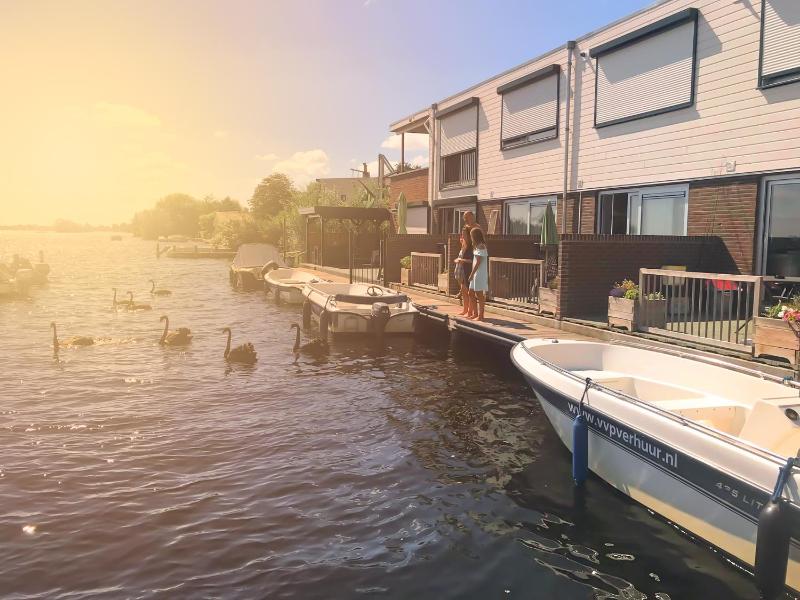 Studio with Lake View image 2