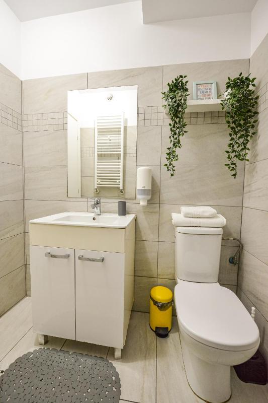 Bucharest City Center Apartment - image 7
