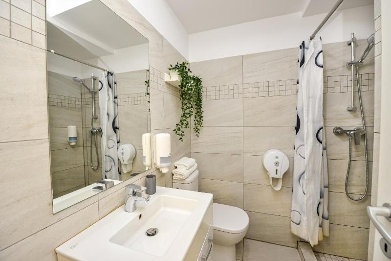 Bucharest City Center Apartment - image 6