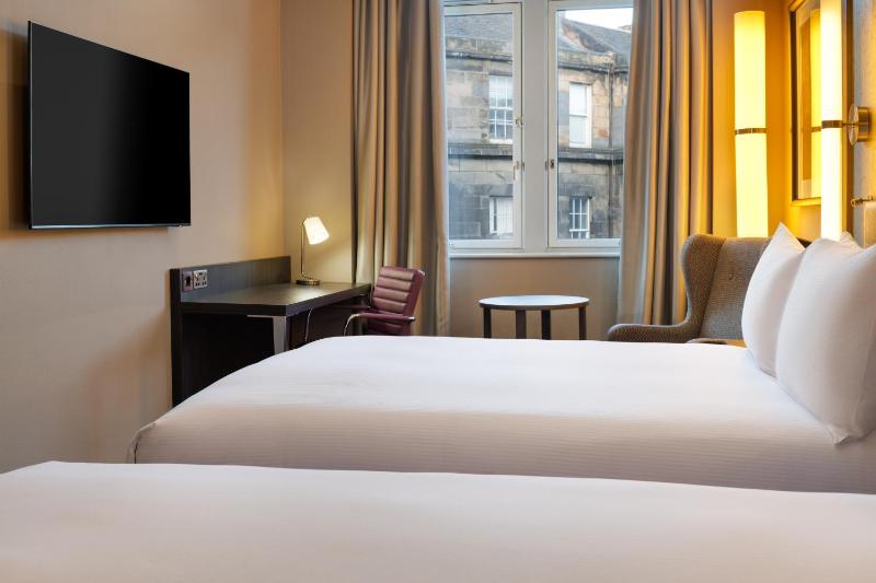Deluxe Double Room with Two Double Beds and Castle View image 3