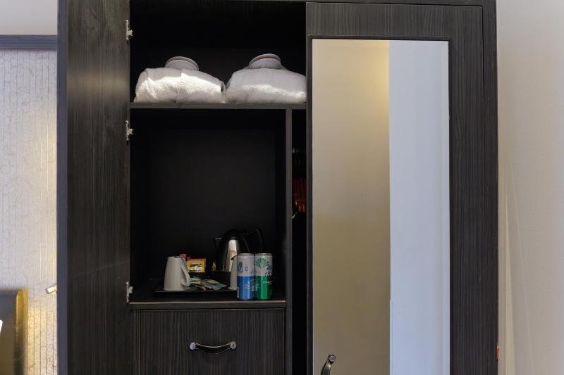 Deluxe Double Room with Two Double Beds and Castle View image 2