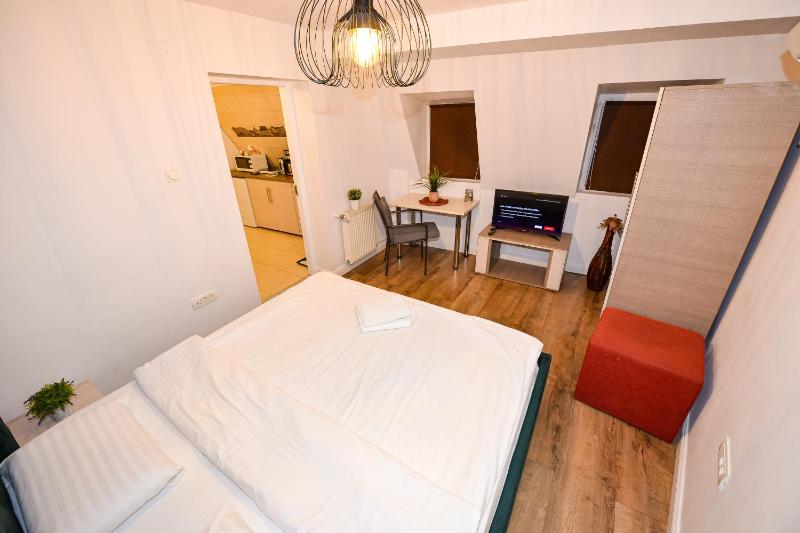 Budget Accommodation - image 9