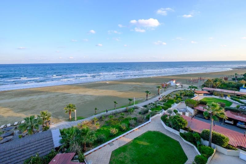 Apartment with Sea View image 2