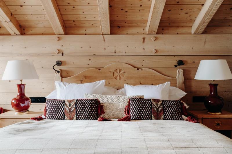 Alpine Room image 3