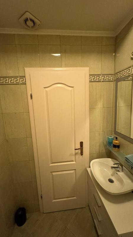 One-Bedroom Apartment image 2