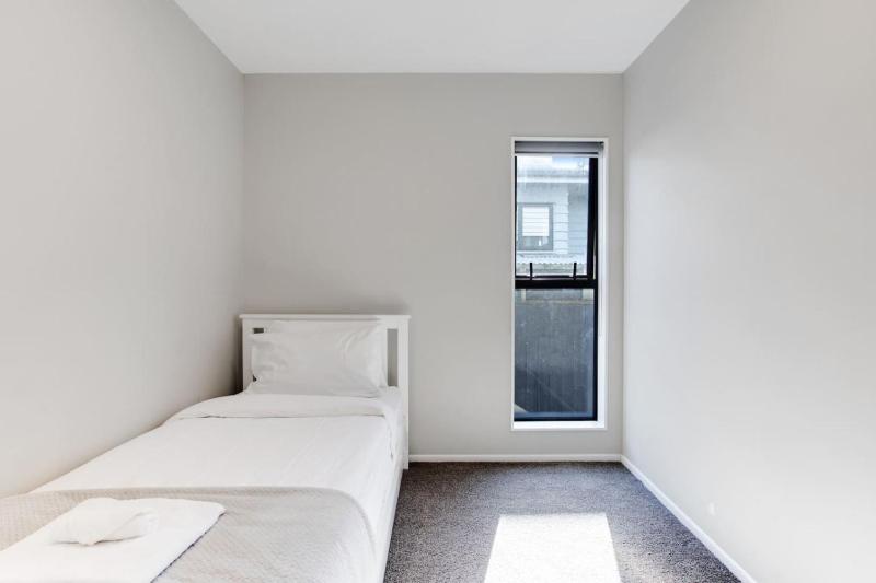 The Base Guest Suite with Wi-Fi and Deck - image 11