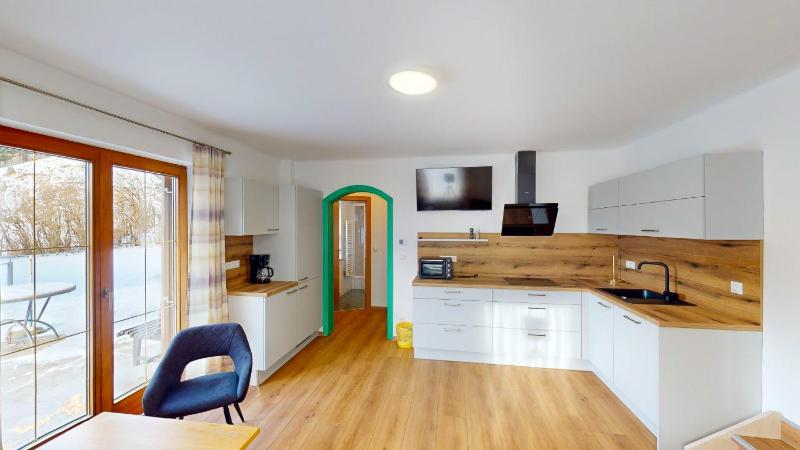 One-Bedroom Apartment with Terrace image 3