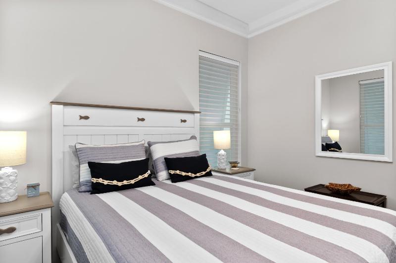 Seabreeze Cottage - Private home at The Shores home - image 15