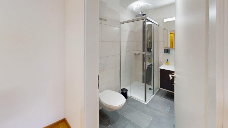 One-Bedroom Apartment with View image 2