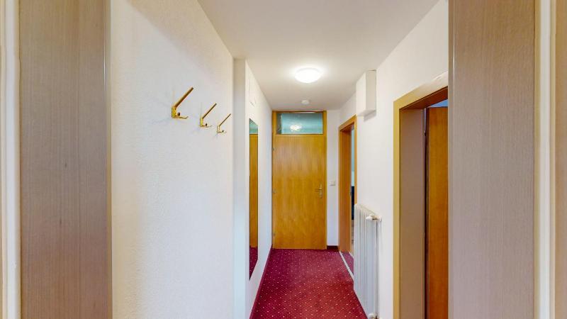 One-Bedroom Apartment with Balcony and Mountain View   image 2