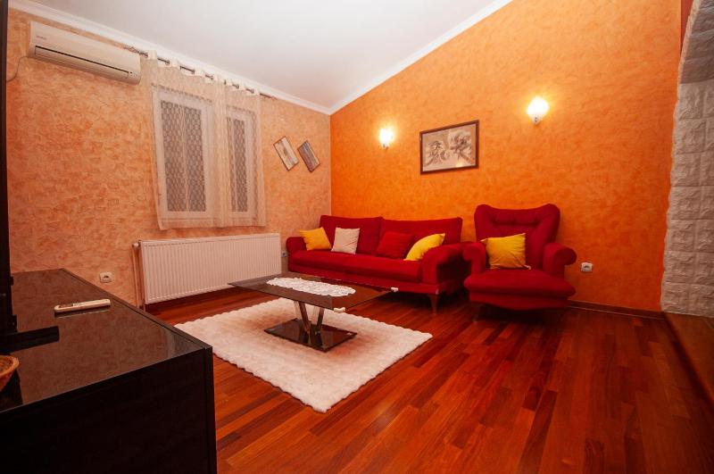 Milic Apartmant with parking - image 3