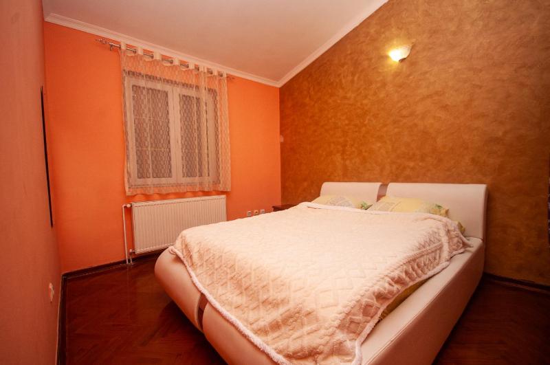 Milic Apartmant with parking - image 4