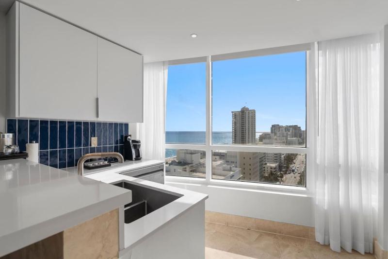 Fontainebleau Ocean View 2BR Apt - image 22
