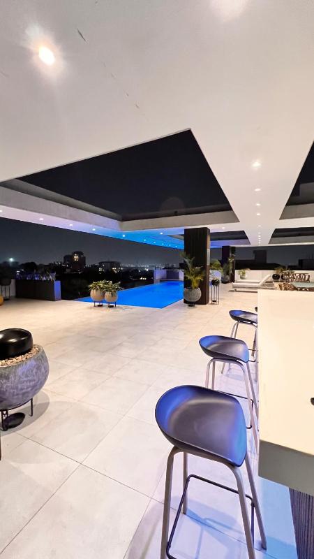 Hilton Essence Studio Airport-Accra - image 9