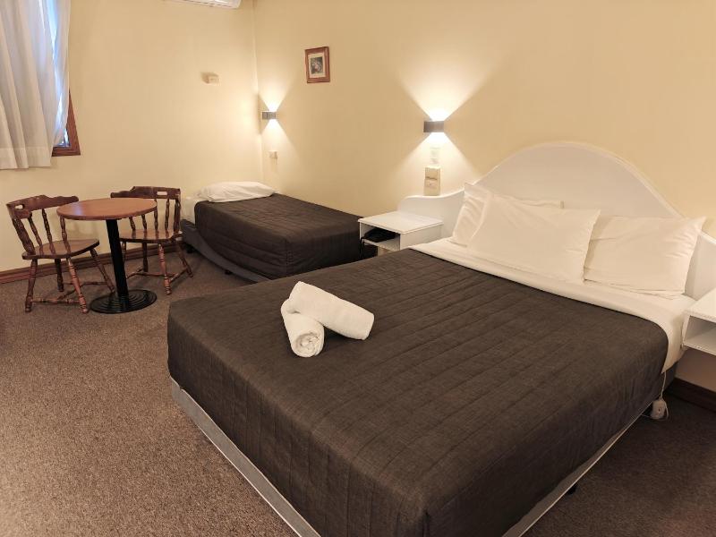 St Georges Motor Inn - image 11