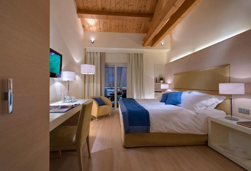 Double Room image 1