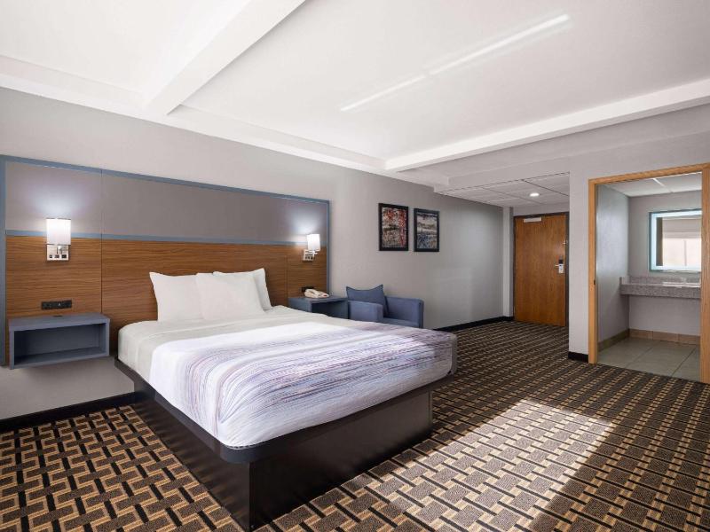 Superior King Room - Non-Smoking image 2