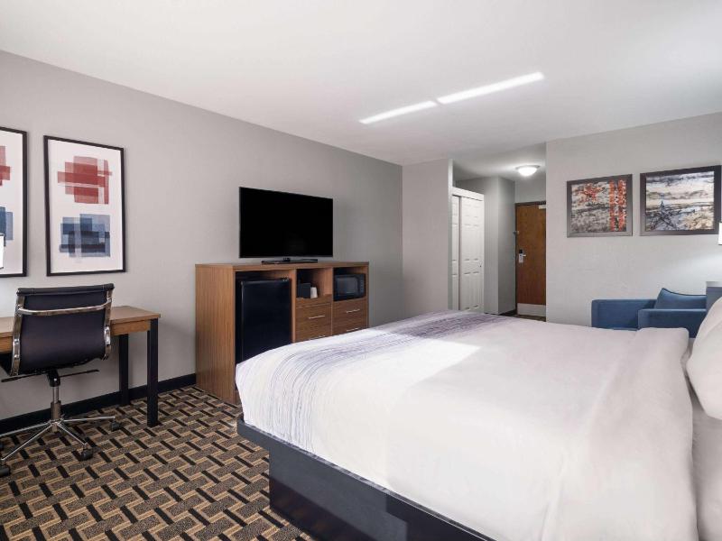 King Room - Non-Smoking image 2