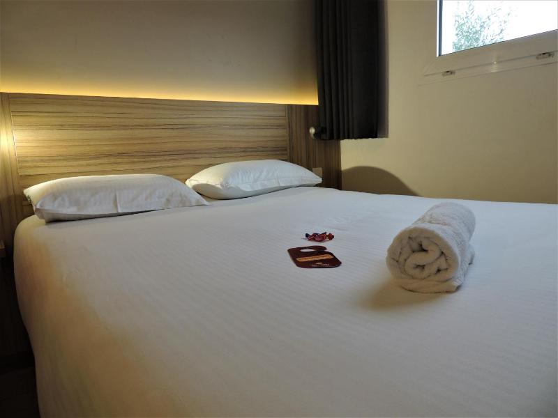 Double Room image 3