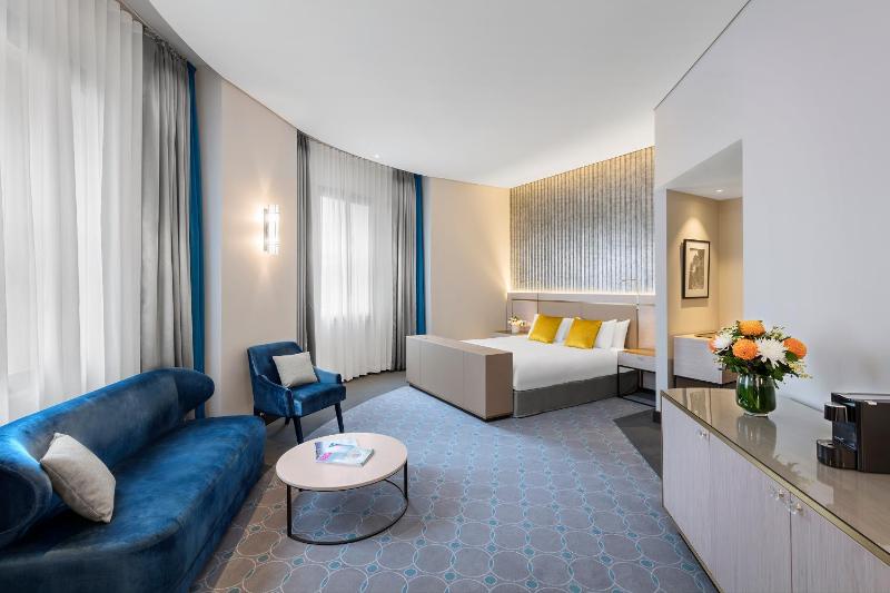 Studio King Spa Suite image 3